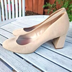 Kelly & Katie Faux Suede Rounded Toes Chunky  Heels Sz 8M Tan